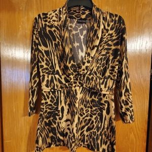 Leopard print 3/4 length sleeve top